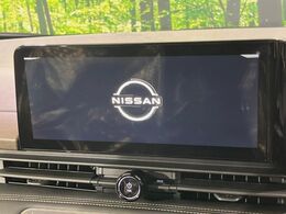 【メーカー純正12.3型ナビ】インテリアに溶け込むスタイリッシュな「専用設計」メーカーナビを装備♪視認性や操作性など基本性能にも優れ、より上質なカーライフをお楽しみいただけます。