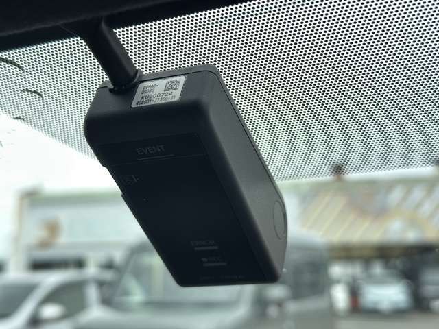 ★カーナビ本体￥49,000円～工賃￥17,000円（取付キット等含む）で取付できます。お客様に必要なカーナビも、当店取り扱いカーナビ10種類の中からご提案いたします！