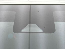 【トヨタセーフティセンス】走行中に前方の車両等を認識し、衝突しそうな時は警報とブレーキで衝突回避と被害軽減をアシスト。より安全にドライブをお楽しみいただけます。