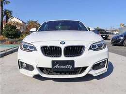 輸入車が初めてという方にも安心してお買い求め頂けるよう修復歴無し・実走行車・正規ディーラー車を厳選して仕入れております。