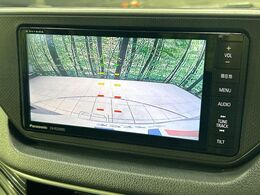 【バックカメラ】駐車時に後方がリアルタイム映像で確認できます。大型商業施設や立体駐車場での駐車時や、夜間のバック時に大活躍！運転スキルに関わらず、今や必須となった装備のひとつです！