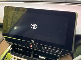 【12.3インチワイドナビ】高級感とインパクトのある大型ワイドナビを装備。各種オーディオ操作はもちろん、横長ワイド画面でのマップ2分割表示など、利便性も高いナビです♪