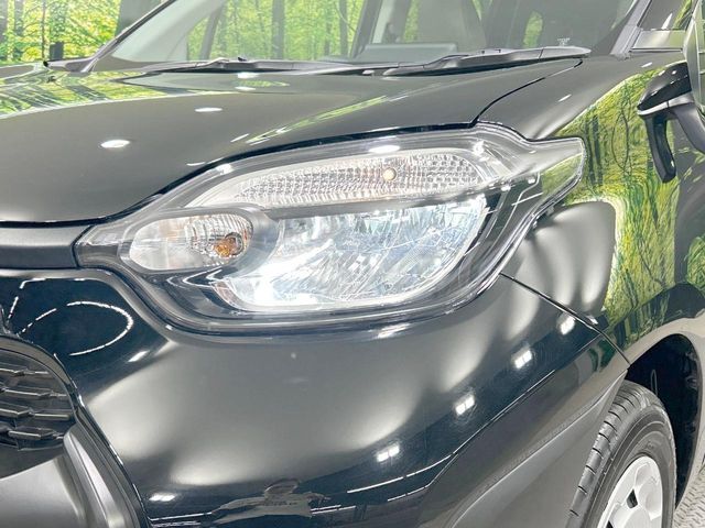 【LEDヘッドライト】悪天候や夜間走行時も良好な視界を確保し安心して運転できる高輝度LEDヘッドライトを装備！点灯速度が早く、消費電力も抑えられています。