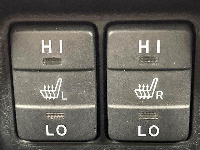 【前席シートヒーター】寒い日に重宝するシートヒーターを後席にも装備！エアコンより早く温まってくれるので寒がりの人も安心ですね♪エアコンの温風は乾燥するから苦手、という方にもをおすすめです。