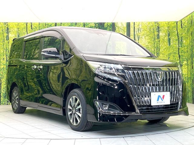 大好評のボディコーティング「弾スプラッシュコート」もご納車までに施工可能。通常のガラスコートと異なる、耐久年数6年の無機質ガラスコーティングが、ボディをキレイな状態に保ってくれます。