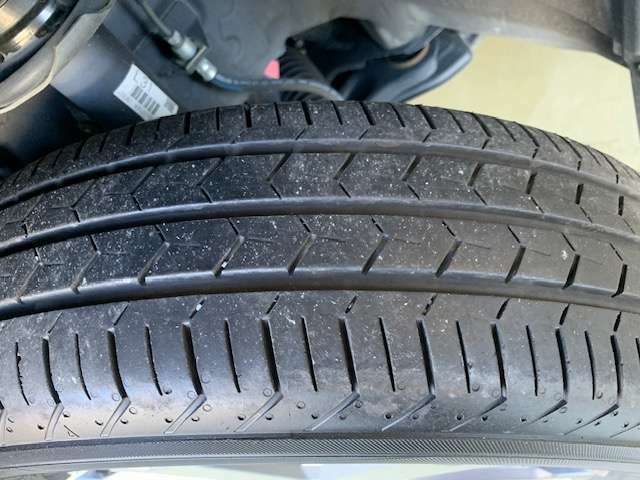 タイヤの溝はバッチシ有ります！！