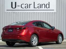 【マツダデザイン】　クルマを単なる移動手段だけでは終わらせない。それ自体に魂が宿った様な、躍動感溢れるボディ造形を目指しました。