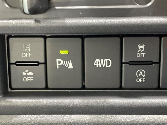 【クリアランスソナー】バンパーに付いたセンサーが障害物を検知！一定の距離に近づくとアラートで教えてくれます♪狭い駐車スペースや車庫入れ時も安心ですね☆