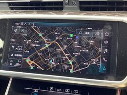 ●純正ナビ:一体感のあるナビは、高級感ある車内を演出してくれます。オーディオ機能も充実しておりますので、運転もより楽しめます♪