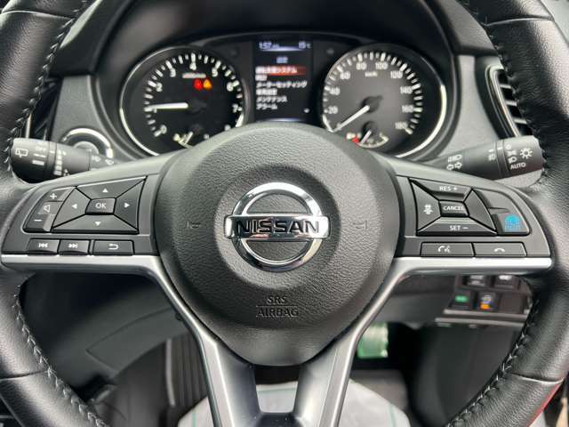 プロパイロット搭載。アクセル・ブレーキ・ステアリング操作をクルマがアシストしてくれるので、高速道路運転時の渋滞走行・巡行走行による負担が軽減されます。