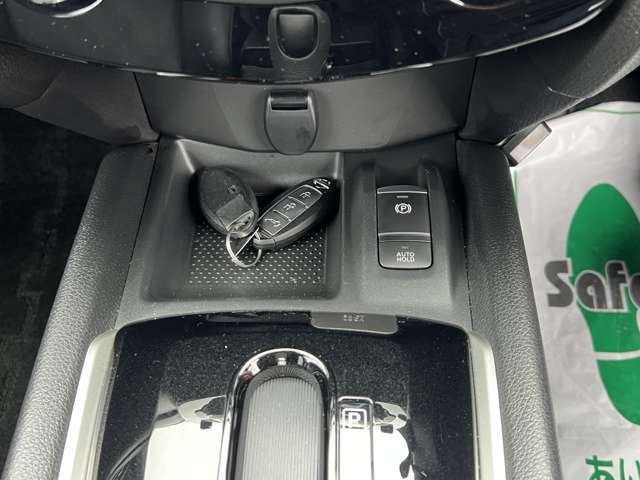 電動パーキングブレーキ、オートブレーキホールド。