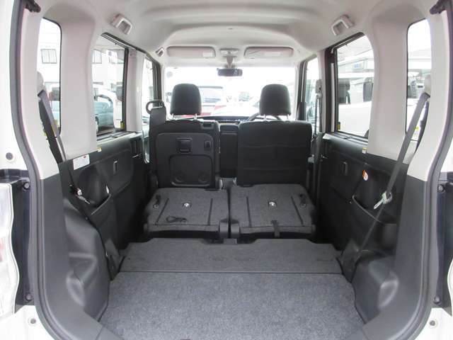 トランクルーム（2列目収納時）