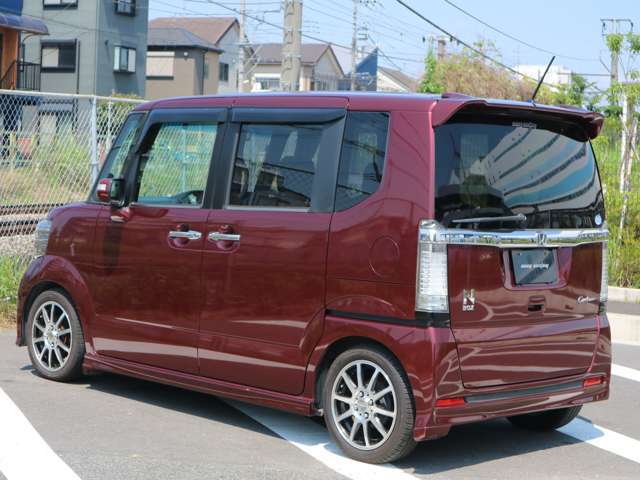 定休日や、年末年始等の長期休暇時期でも、遠慮なくご連絡ください。留守でなければ対応します。夜遅いのも朝早いのも大丈夫です。道路の空いてる時間にお越しください。（元旦だけは、お休みをください！）　笑