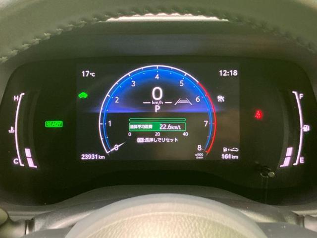 WECARSの展示場では実際に見て、触ってお車をお選びいただけます！知識の豊富な営業スタッフが様々なカーライフをご提案いたします！