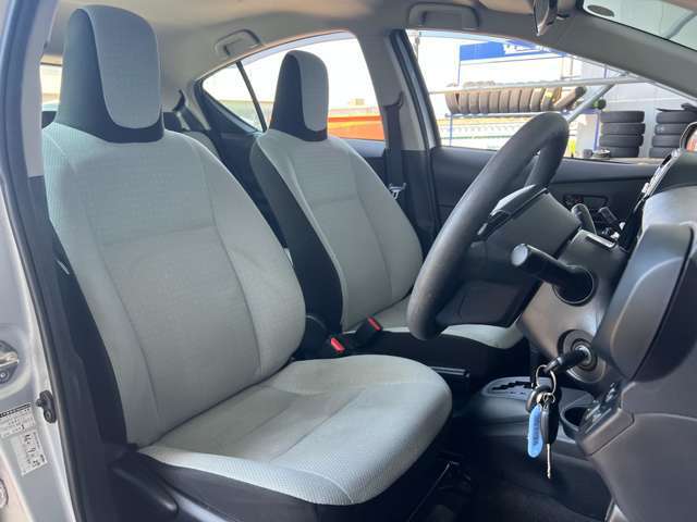 内装ルームクリーニング済みです。しっかりキレイにしておりますので、ぜひお確かめください。納車時にはもう一度キレイにいたしますよ！