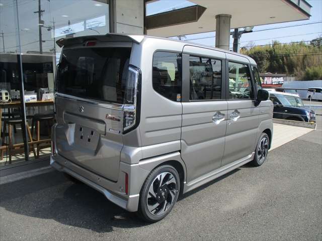 【陸運局認定指定車検工場完備】国家資格検査員1名・国家資格整備士3名で、お客様の大切な愛車を末永く安心サポートさせて頂きます！当店おすすめ安心メンテパック加入で3年間のメンテナンスと車検がお得！