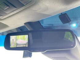 【マルチアラウンドモニター】専用のカメラにより、上から見下ろしたような視点で360度クルマの周囲を確認することができます☆死角部分も確認しやすく、狭い場所での切り返しや駐車もスムーズに行えます。