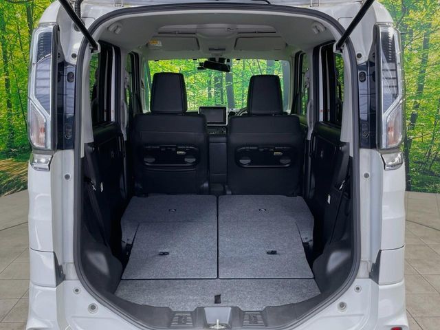 普段のお買い物や通勤、送迎等に十分な荷室スペースを確保しております。セカンドシートを倒すと、大きな荷物の積載も可能です♪