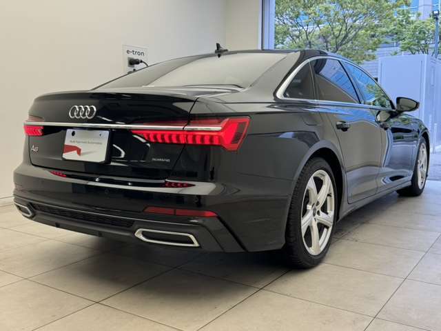 当店ではAudiの定める100項目に及ぶ納車前の法定点検整備を無料で実施後、ご納車しております。また、認定中古車の保証期間は販売会社によって異なりますが、当店では1年間の長期保証を無償付帯しております。