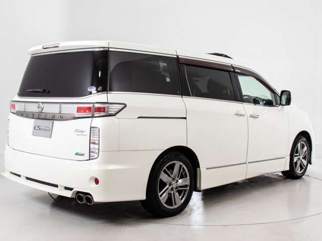 ★ボディーカラーは新車時からの純正色です！色替え車・オールペイント車両ではございません。