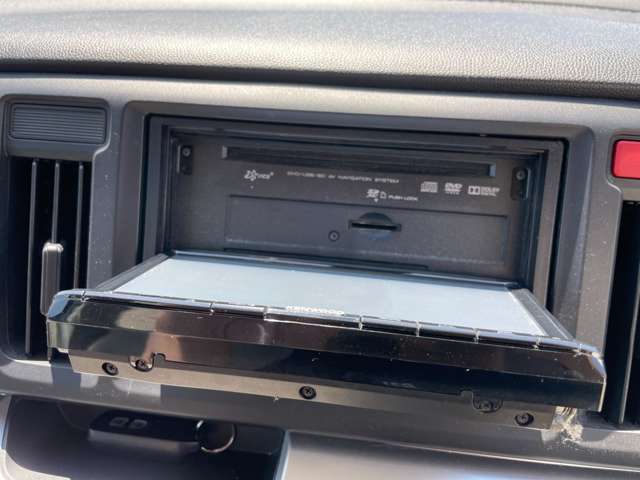 社外ワンセグSDナビ！！DVD再生できます！！USB入力付きなので外部機器を接続できます！！