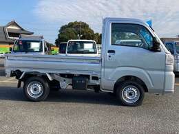 九州指定整備工場も完備。　納車前の整備はもちろん、購入後のアフターケアも、ご安心下さい☆　車検、整備はもちろん、保険やレンタカー等、何でもご相談下さい。
