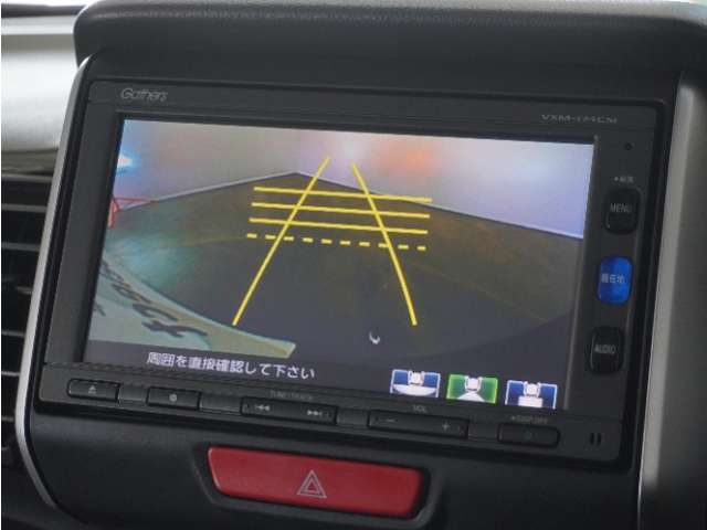 ◆バックカメラ◆リバースにするだけで映ります、後方の安全確認や、狭い駐車場での車庫入れ、雨の日や夜間など視界の悪い時に便利です！安全にバックする為には欠かせない装備です。