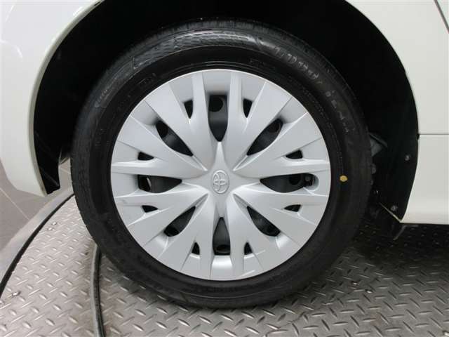 スタイリッシュなデザインのホイール。