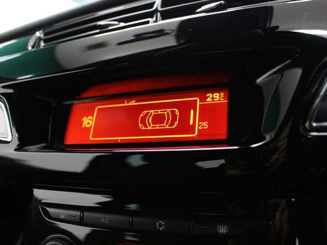 限定車　専用シート　17インチアルミホイール　HIDライト　オートライト　LEDテールランプ　純正オーディオ　Bluetooth　ETC　クルコン　アクティブシティブレーキ