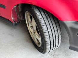 ☆国道128号線沿い！ベージュのアメリカンガレージとヤシの木が目印です☆