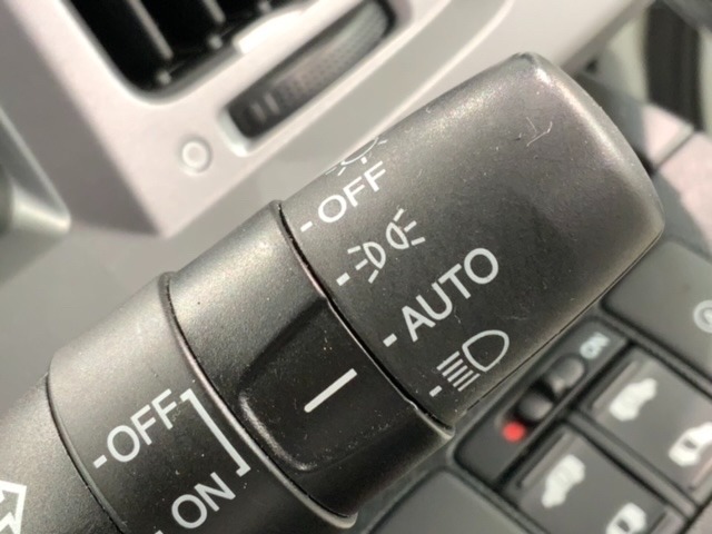 便利なオートライト付です。