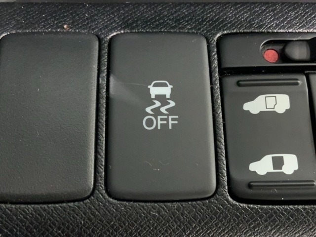 横滑り防止装置がついています。いざという時に安心ですね。