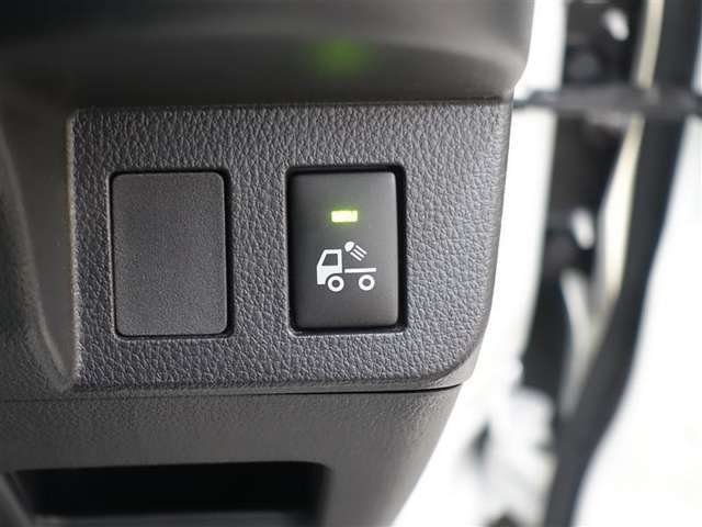 LED作業灯も完備！！　荷台での夜間作業も◎