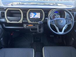 【　オ【インパネ全体】全方位で視界が広く、高い目線で運転もしやすいです！ートエアコン　】車内温度を感知して自動で温度調整をしてくれるのでいつでも快適な車内空間を創り上げます！