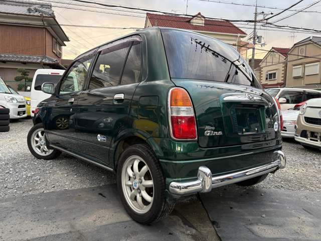 お客様が今お乗りのお車を下取りまたは買取させて頂くことも可能です。すぐに金額を算出しお伝え致しますのでお気軽にお問い合わせ下さい。