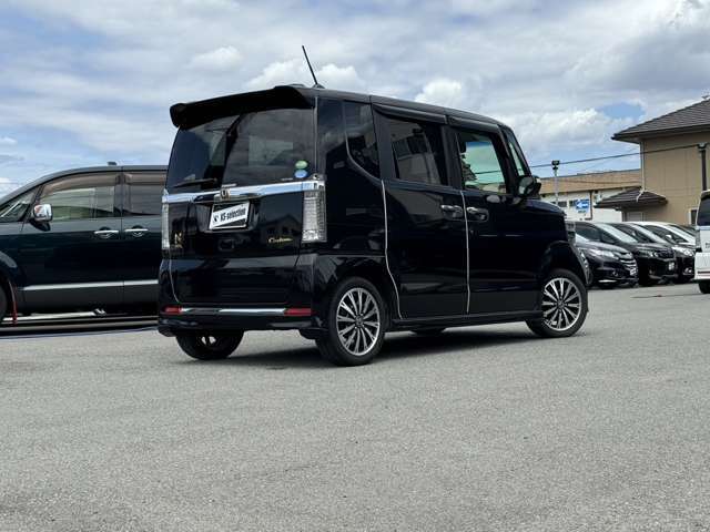 【どんなことでもお気軽に】車には様々な分野があります。販売・整備・保険・板金・修理。。。車一筋の当店には経験とノウハウがございます。お客様のカーライフをすべてお任せいただければ幸いです。