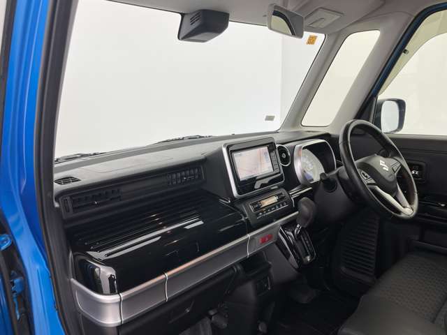 【インパネ全体】全方位で視界が広く、高い目線で運転もしやすいです！