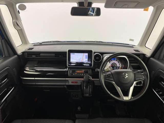 【インパネ全体】全方位で視界が広く、高い目線で運転もしやすいです！