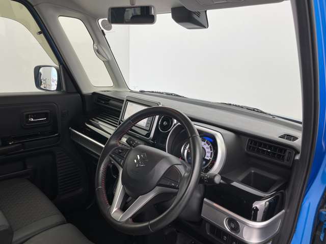 【インパネ全体】全方位で視界が広く、高い目線で運転もしやすいです！