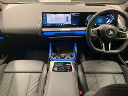 ☆センターパネルを運転席側に僅かに傾けたBMW独特のインパネ☆【駆け抜ける歓び】はここからもスタートしております☆
