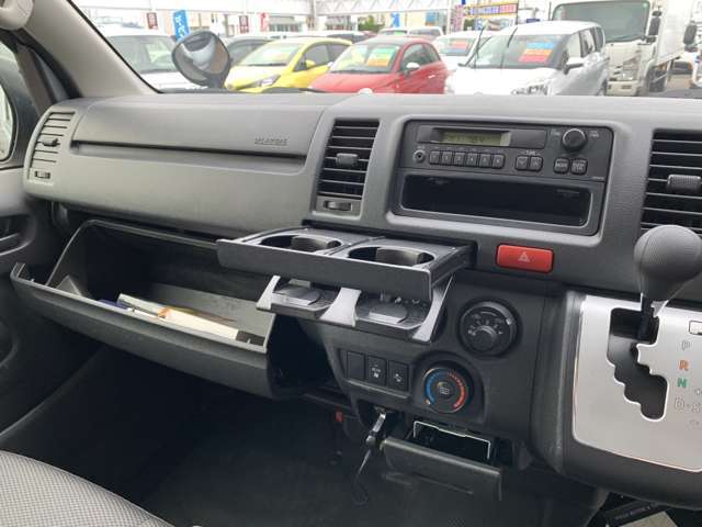 ★中古車なので、傷や凹みは多少はございます。小さな傷から大きな傷までさまざまです。大きな傷凹みは鈑金塗装修理後にお渡しを致しております。自社鈑金工場完備ですので、スピーディーな対応が可能です！