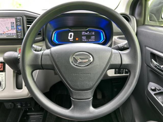 WECARSの展示場では実際に見て、触ってお車をお選びいただけます！知識の豊富な営業スタッフが様々なカーライフをご提案いたします！