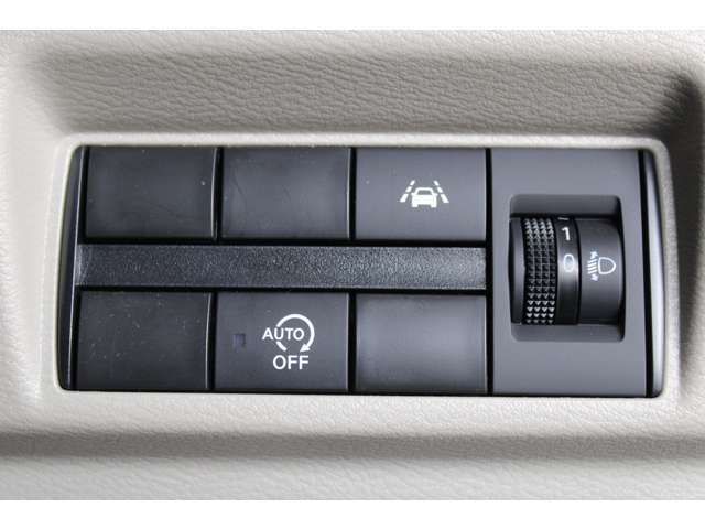 アイドリングストップ機能付き。もちろんオフにする事も出来ます。