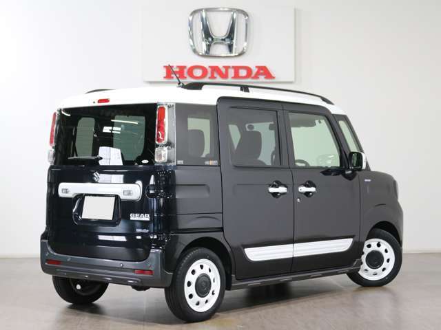 毎日の生活に欠かせない身近な軽自動車としての親和性と実用性を両立した優れたデザインです。