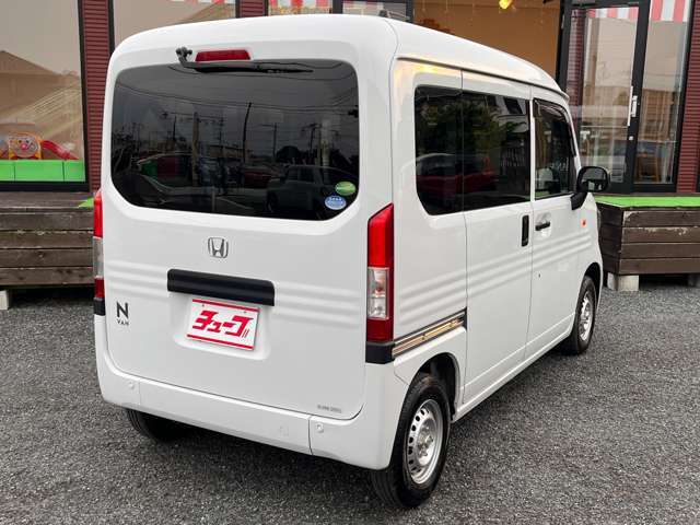 大好評のボディコーティング「ウルトラストロングコート」もご納車までに施工可能。レクサス正規販売店でも正式採用のガラスコートです。唯一本物のガラス成分配合でボディを汚れや色褪せから守ります。
