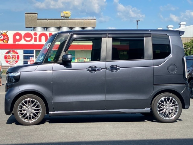この度は数多くの中古車販売店の中より、弊社の物件の閲覧をしていただき有難うございます。ご不明な点が御座いましたらお気軽にお問合せ下さい。心よりお待ち致して居ります。