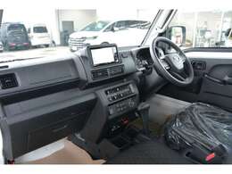 新車専門店カーズカフェの厳選ハイスペックナビTV＆ドライブレコーダー＆ETC車載器＆フロアマットを取り付け済みでお渡しです！車両総額に全て込みですのでご予算も安心です！