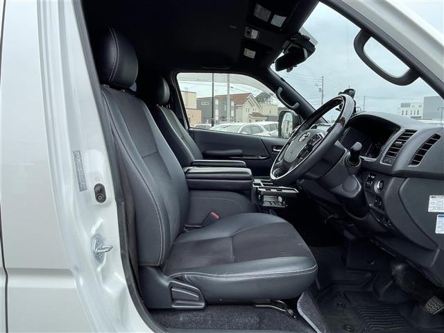 座り心地が良いシートなので長時間の運転でも快適にお過ごしいただけます。新品のフロアマットのご注文も可能です。掲載箇所以外にご希望の写真がございましたらお気軽にお問い合わせ下さい。