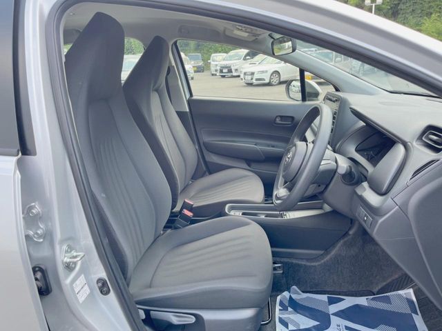 運転席シート廻りは使用感も少なく、良好な状態となっています。前オーナー様が丁寧に使っていたことがよくわかりますね。