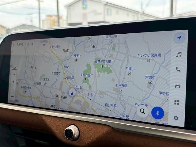 【純正ナビ】一体感のあるナビは、高級感ある車内を演出してくれます。Bluetooth再生などオーディオ機能も充実しておりますので、運転もより楽しめます♪